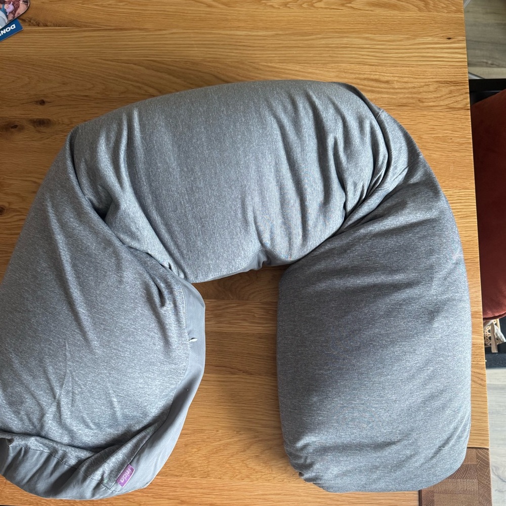 Adjustable Keep-Cool Pregnancy Pillow by Frida Mom